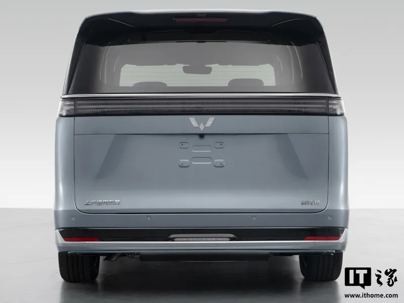 凑齐 SML:五菱星光 M 车型申报,插混 7 座 MPV 五菱星光M 车尾